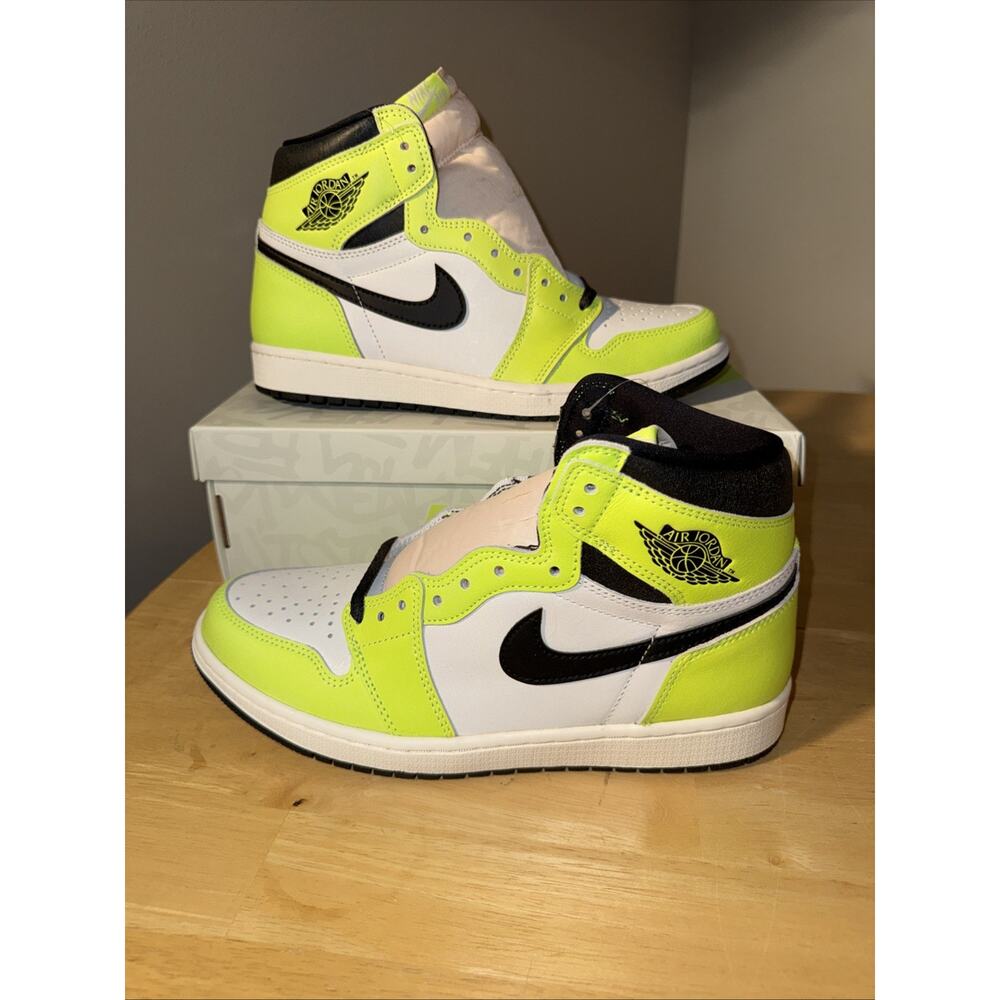 Size 9.5 - Jordan 1 Retro High OG Visionaire